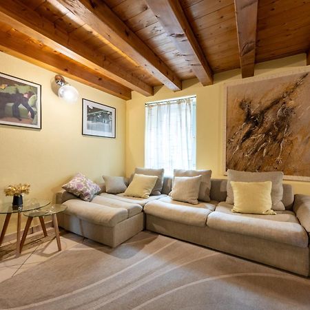 אאוסטה Alpine Apartment מראה חיצוני תמונה