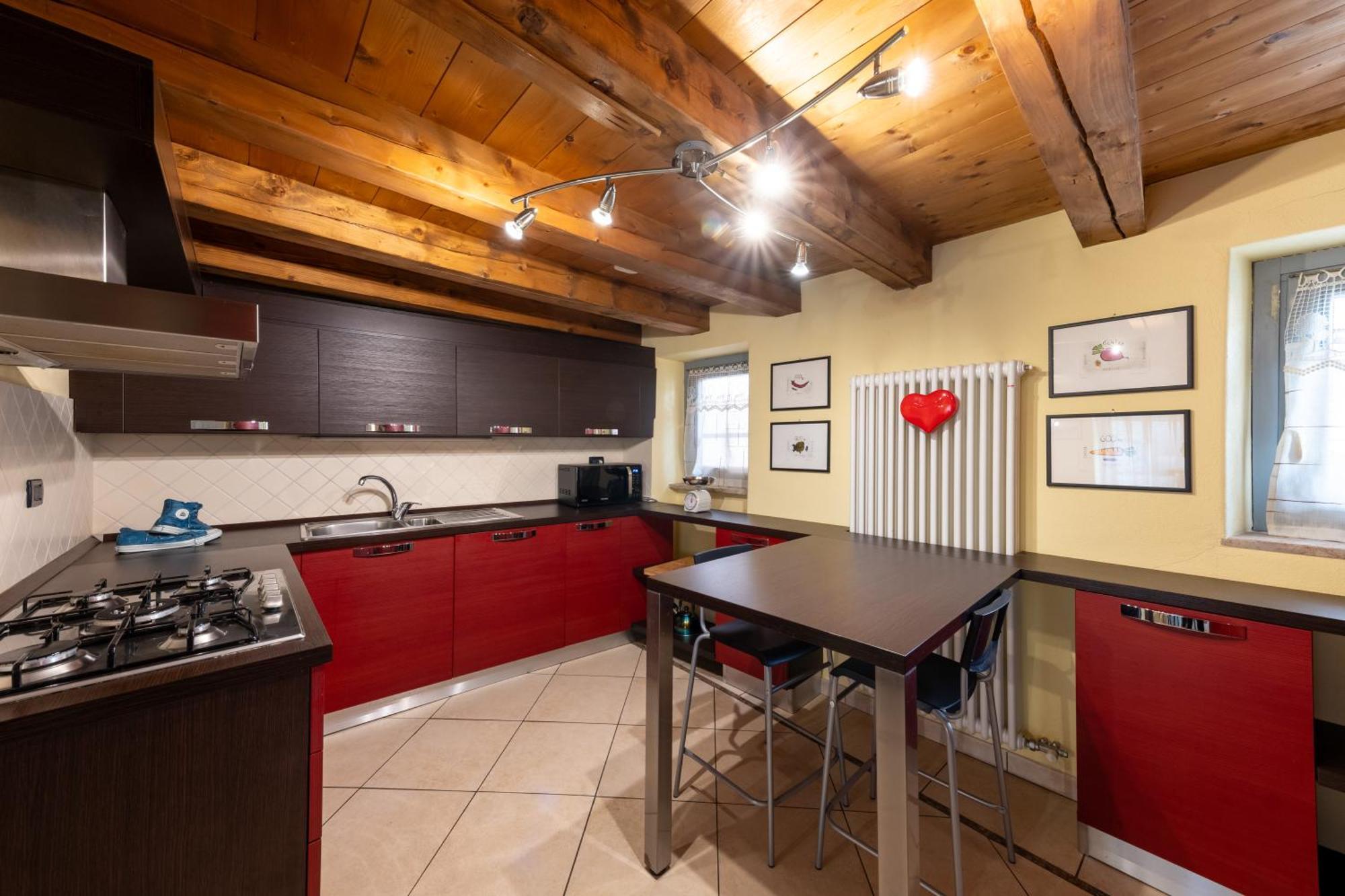 אאוסטה Alpine Apartment מראה חיצוני תמונה