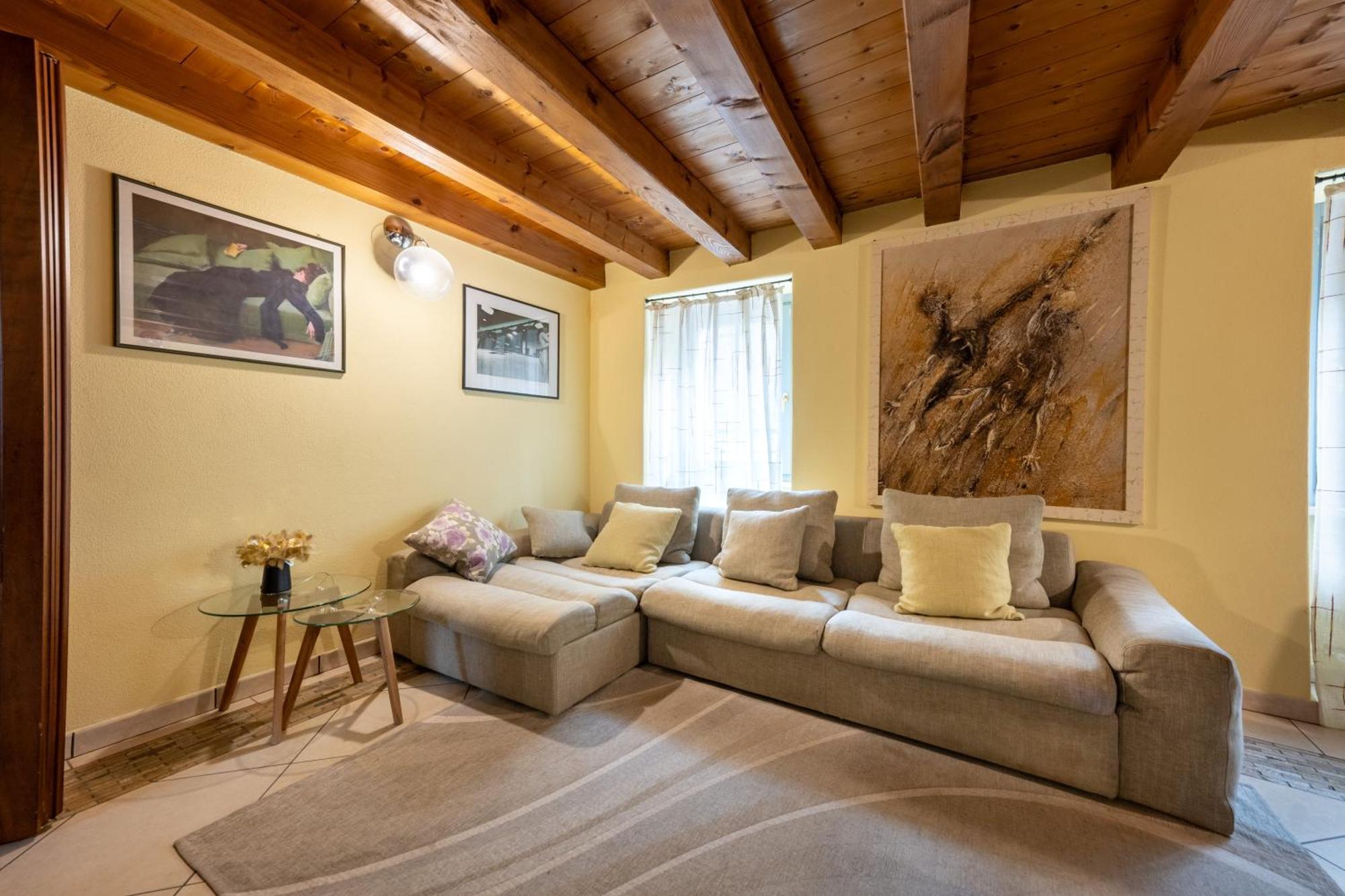 אאוסטה Alpine Apartment מראה חיצוני תמונה